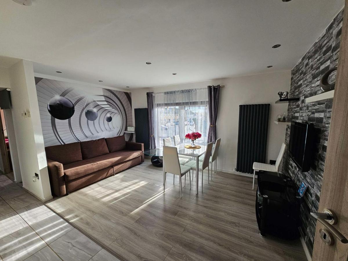 דירות ליסבורן Modern Urban Haven: Stylish Getaway מראה חיצוני תמונה